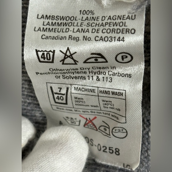 Jaeger 100% Lambswool V-Neck Sweater size Medium/ Made in Scotland - Picture 7 of 7